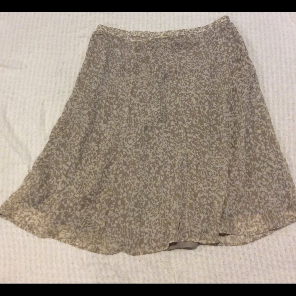 Jaclyn Smith Beige and Cream Floral Skirt